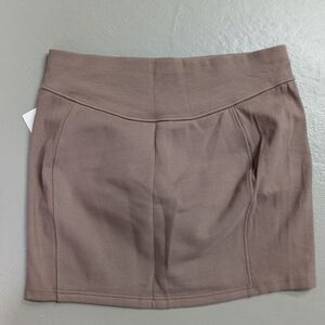 NWT Lululemon scuba Tan Mini Skirt Size XL